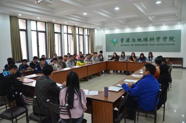 师生座谈交流现场